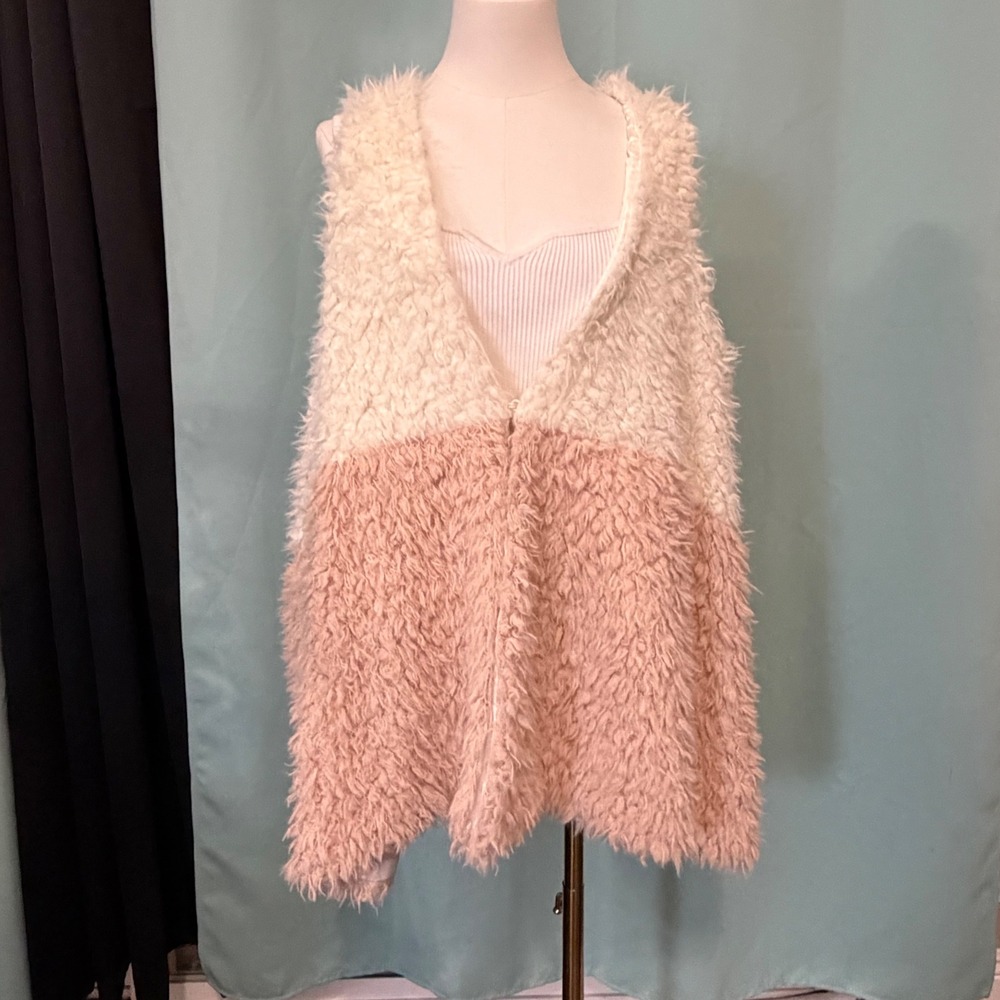 Faux Fur Colorblock Shaggy Vest Cream Medium Boho Chic Fuzzy Layering Coquette